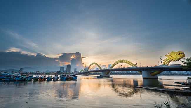 el-puente-de-dragón-en-da-nang